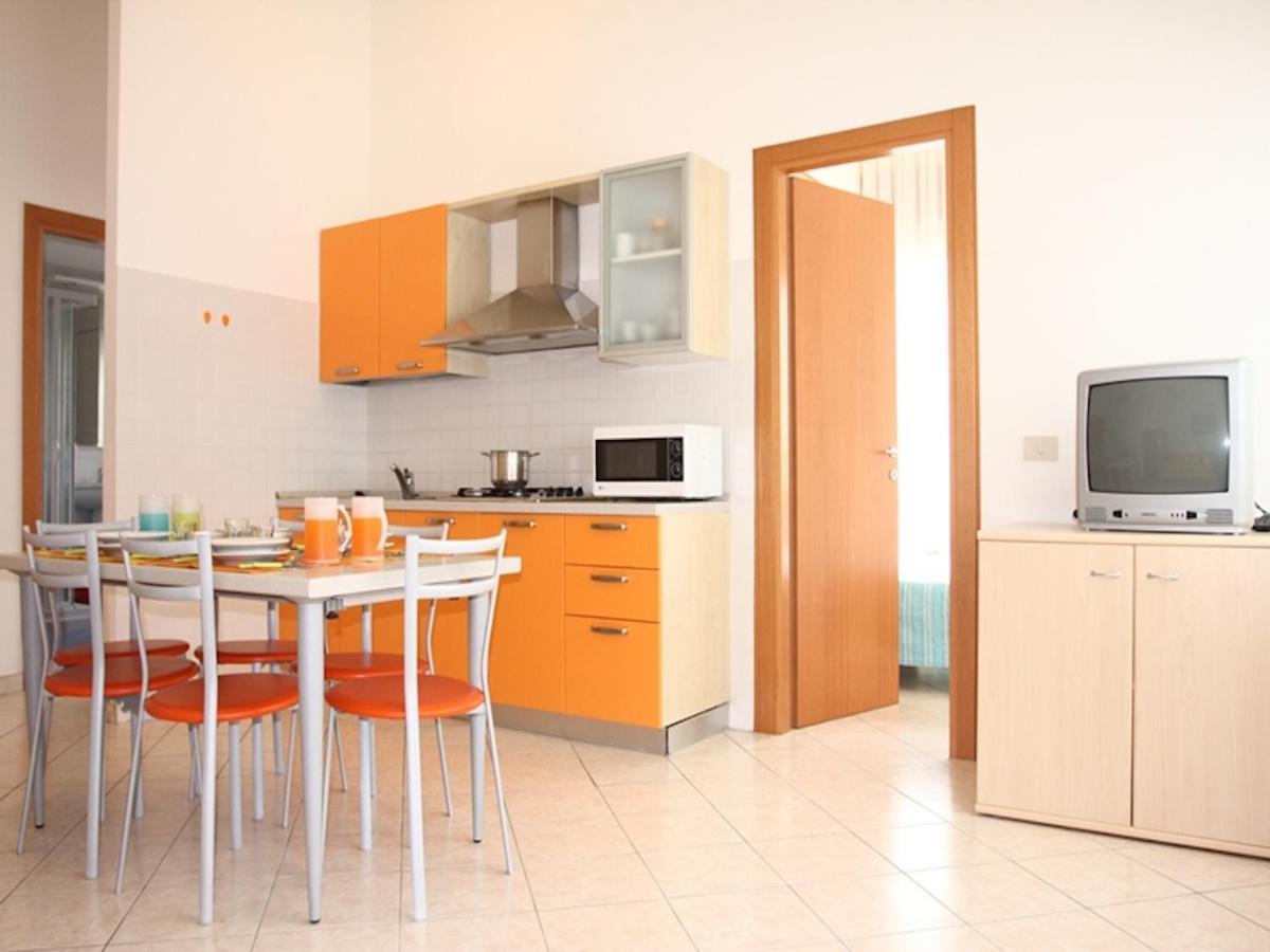 Two- Bedroom Flat With Sea View In Appartamento