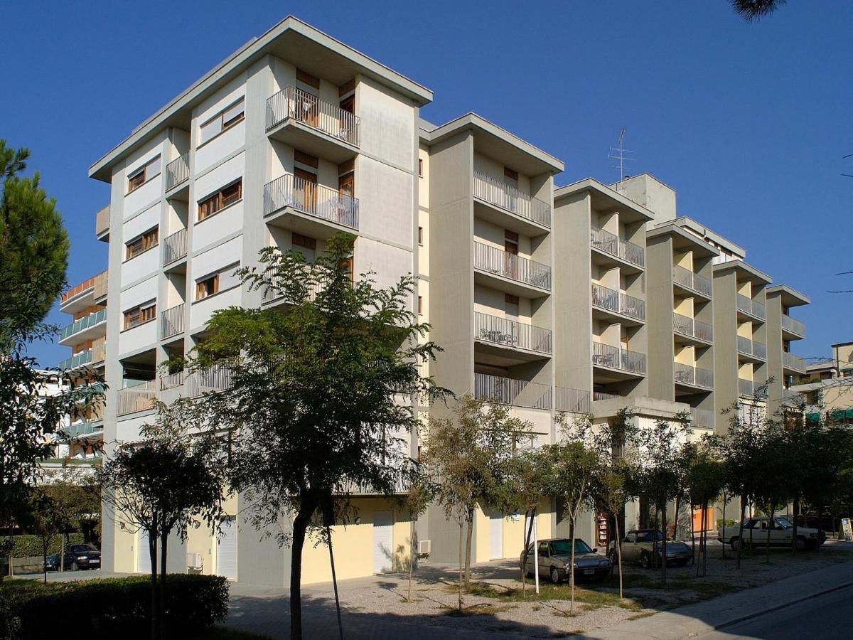 Two- Bedroom Flat With Sea View In